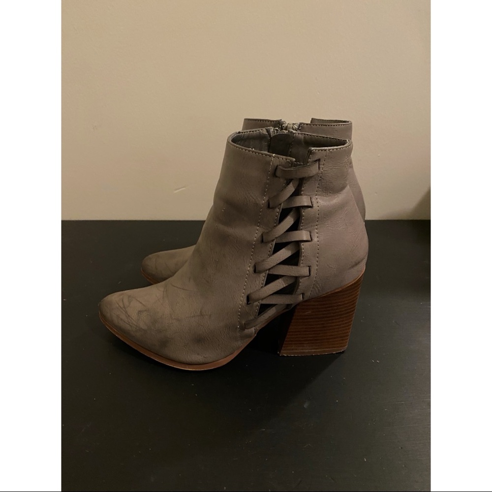 Distressed booties | Gray | side lattice detail